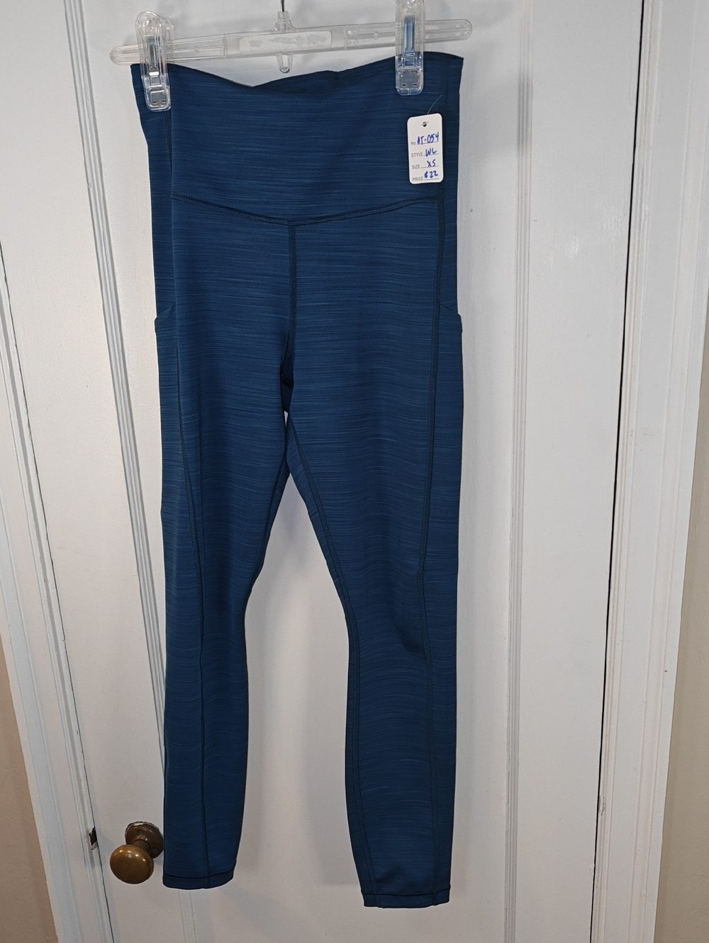 Athleta Teal Blue Ultimate Stash Pocket 7/8 Tight